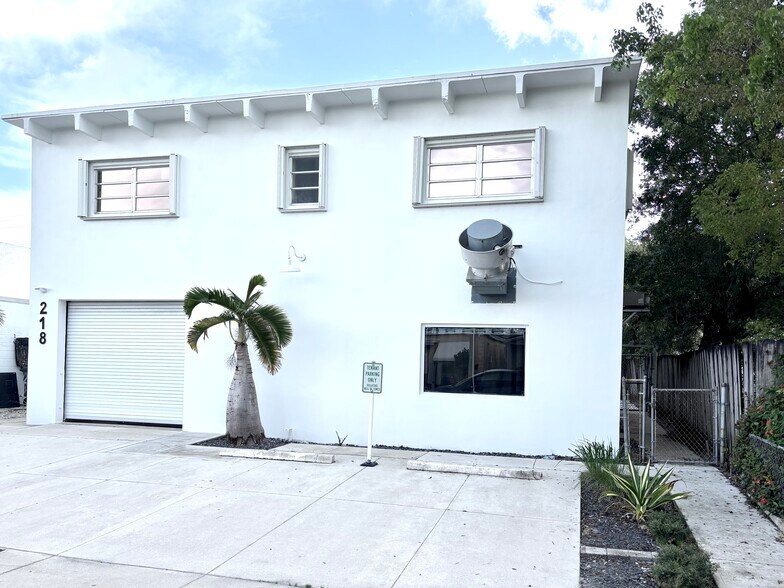 218 S F St, Lake Worth, FL à vendre - Photo du bâtiment - Image 2 de 70