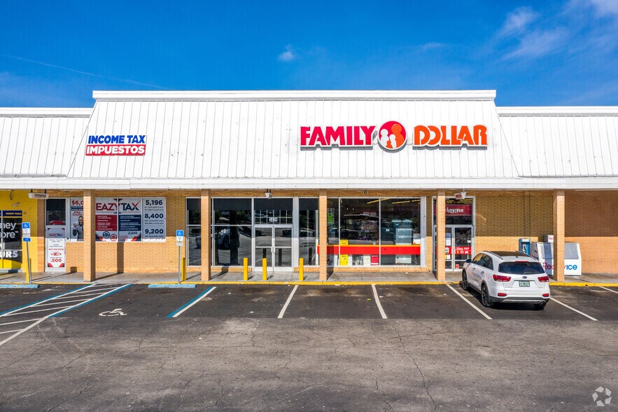 2440 S French Ave, Sanford, FL à louer - Photo du bâtiment - Image 3 de 5