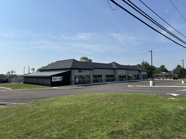Plus de détails pour 9774 Cincinnati Columbus Rd, West Chester, OH - Commerce de détail à louer
