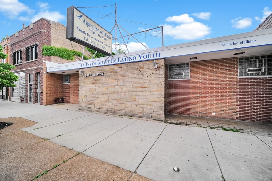 3909 W Fullerton Ave, Chicago, IL for sale - Building Photo - Image 1 of 15