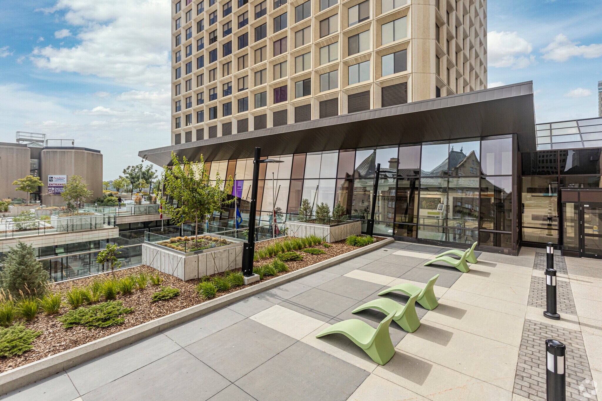 10025 Jasper Ave, Edmonton, AB à vendre Photo du bâtiment- Image 1 de 1