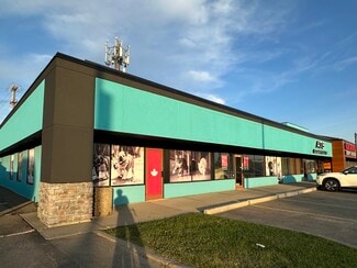 Plus de détails pour 10015 170th St NW, Edmonton, AB - Commerce de détail à louer