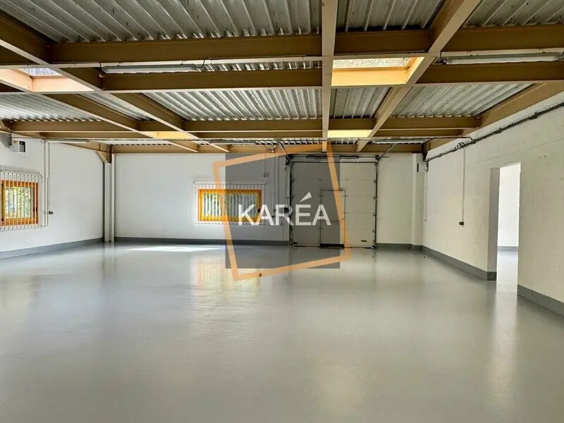 Flex in Croissy-Beaubourg for lease Building Photo- Image 1 of 6