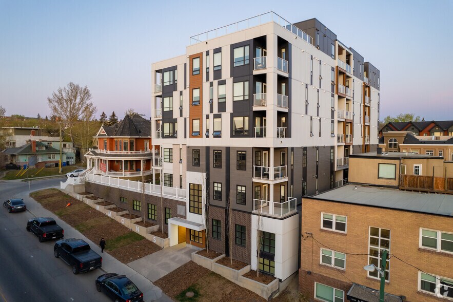 1420 19 Ave SW, Calgary, AB for sale - Building Photo - Image 1 of 1