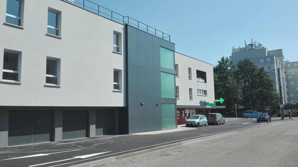 41 Avenue Amédée Mercier, Bourg-en-Bresse à louer - Photo du bâtiment - Image 2 de 13