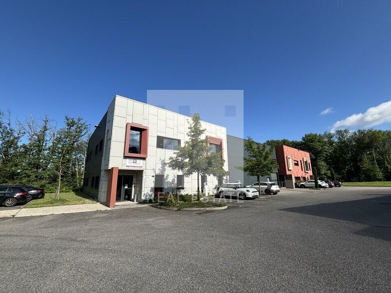 Flex in Dardilly for lease - Building Photo - Image 1 of 12