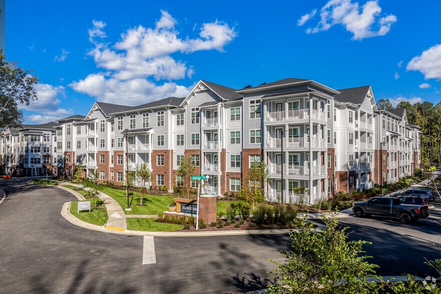 12400 Dutton Rd, Midlothian, VA for sale - Primary Photo - Image 1 of 83