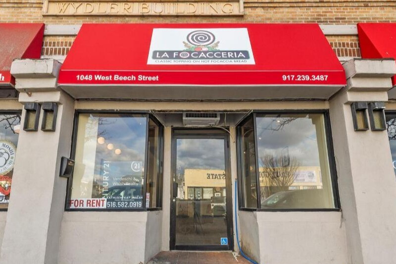 1048 W Beech St, East Atlantic Beach, NY à louer Photo principale- Image 1 de 12