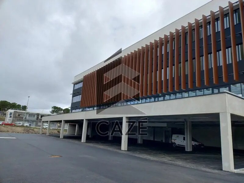 Office in Mérignac for sale Building Photo- Image 1 of 9