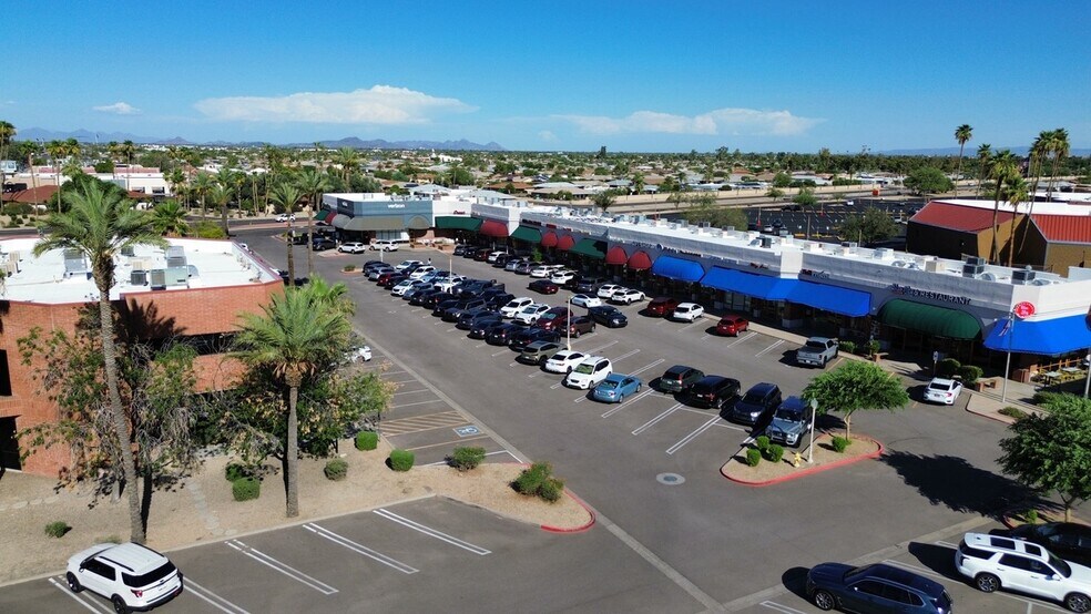 10001 W Bell Rd, Sun City, AZ à louer - Photo du bâtiment - Image 2 de 12