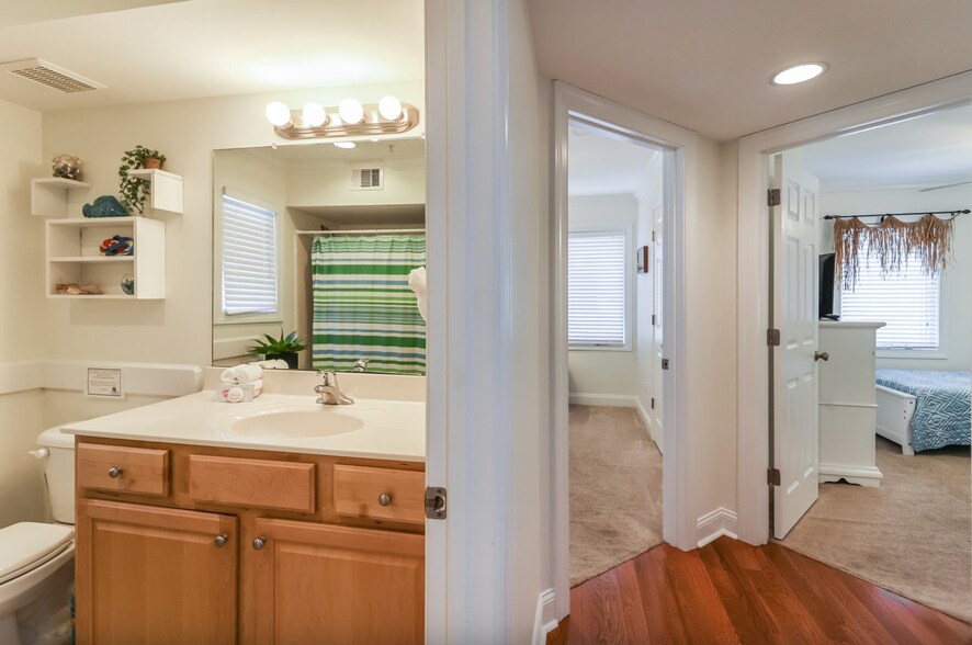 13 Silver Ave, Tybee Island, GA à vendre - Photo du bâtiment - Image 2 de 38