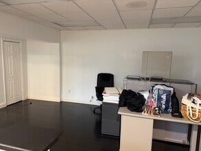 4627 Ponce de Leon Blvd, Coral Gables, FL for lease Interior Photo- Image 2 of 29