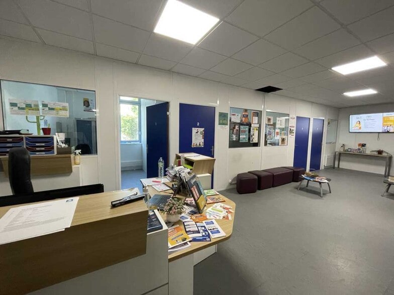 Office in Pantin for lease - Interior Photo - Image 2 of 15