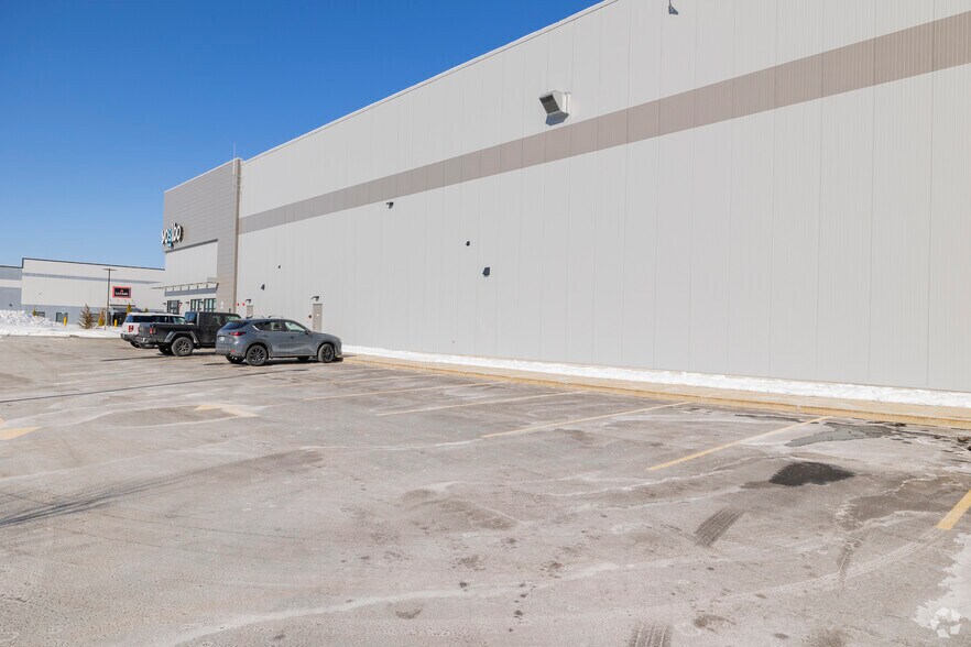 5B Aviation Park Dr, Londonderry, NH à louer - Photo du bâtiment - Image 2 de 6