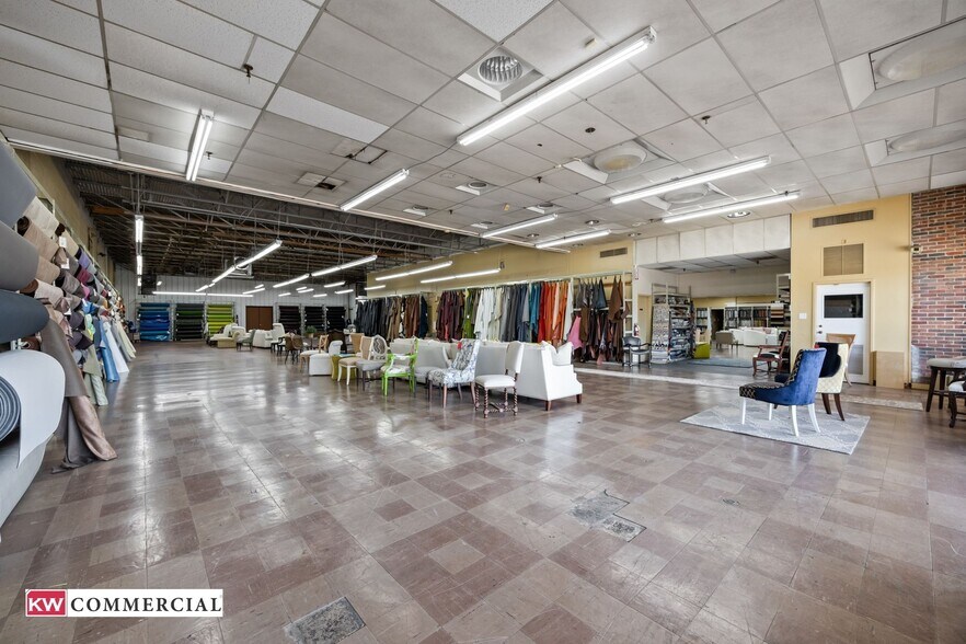 2512-2516 Ferris St portefeuille de 2 propriétés à vendre sur LoopNet.ca - Photo du bâtiment - Image 2 de 11