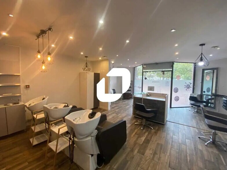 Office in Cergy for lease - Interior Photo - Image 1 of 5