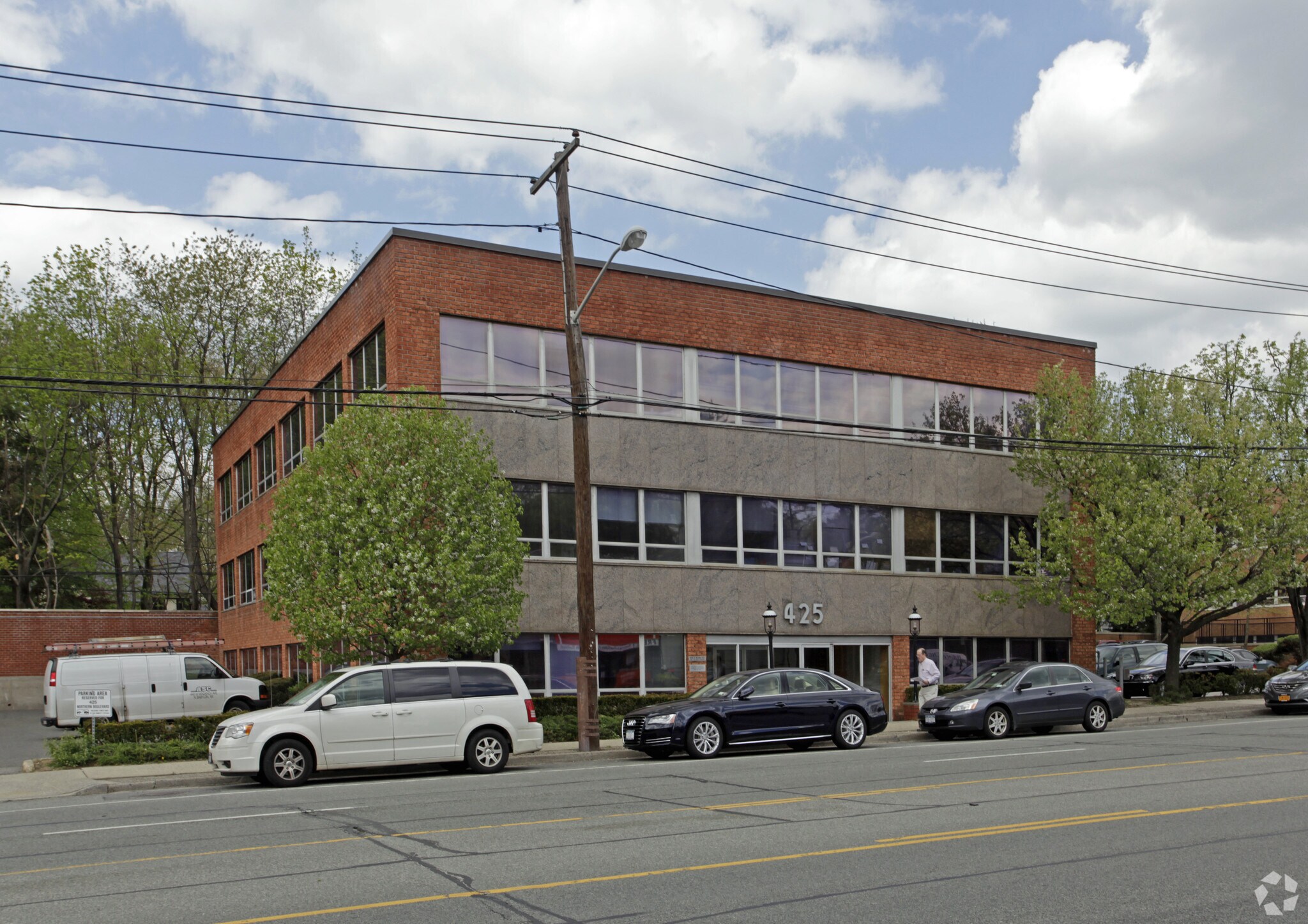 425 Northern Blvd, Great Neck, NY à louer Photo principale- Image 1 de 3