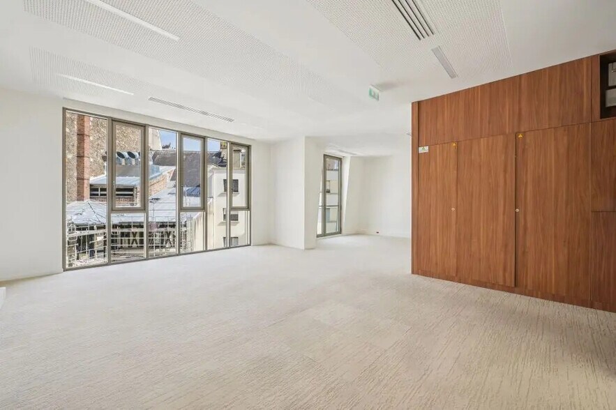 60 Rue Jouffroy D'Abbans, Paris à louer - Photo du bâtiment - Image 3 de 12