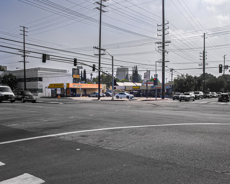 4400-4406 Vineland Ave, North Hollywood, CA for lease - Building Photo - Image 3 of 5