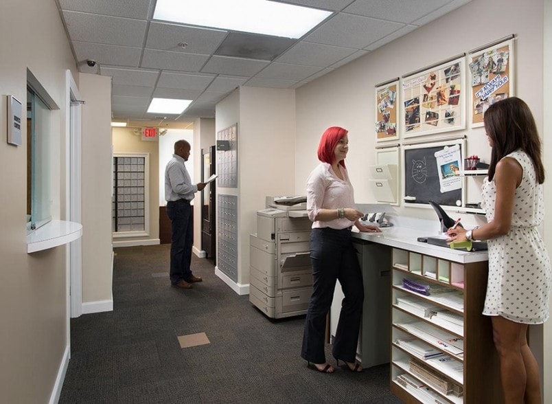 2645 Executive Park Dr, Weston, FL for lease - Building Photo - Image 3 of 10