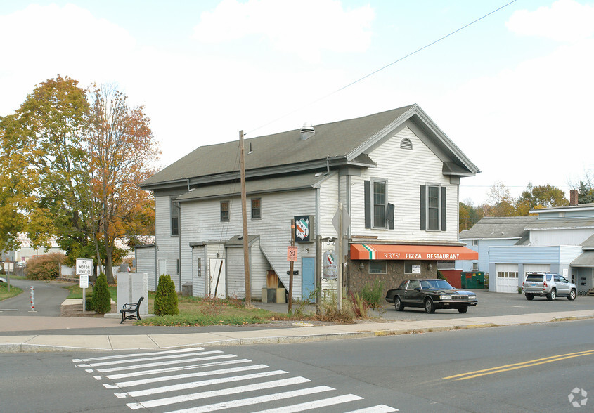 83 W Main St, Plantsville, CT à vendre - Photo principale - Image 1 de 1