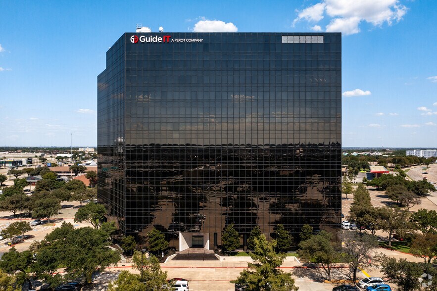 101 E Park Blvd, Plano, TX à louer - Photo du bâtiment - Image 2 de 9