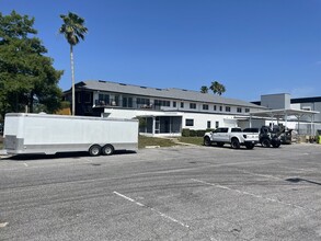 1991-1993 Industrial Dr, Deland, FL for lease Building Photo- Image 2 of 3