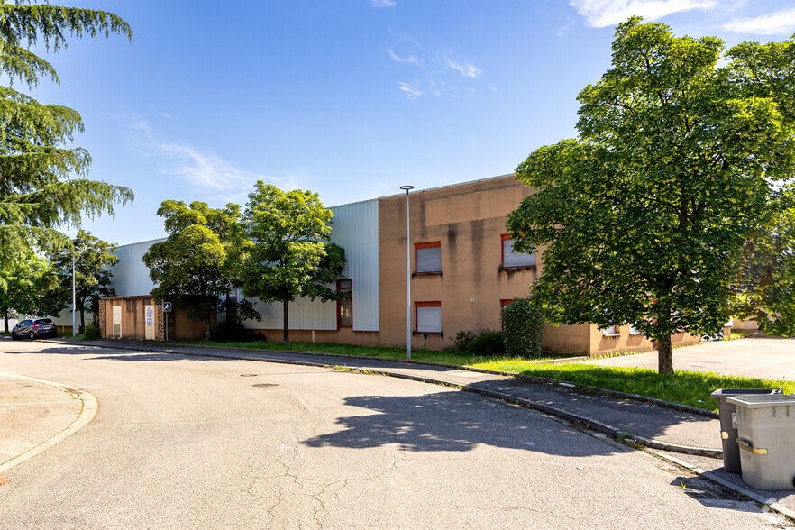 5 Allée Des Erables, Vénissieux à louer - Photo du bâtiment - Image 2 de 18