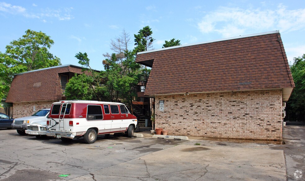 215 SW 43rd St, Oklahoma City, OK for sale - Building Photo - Image 2 of 2
