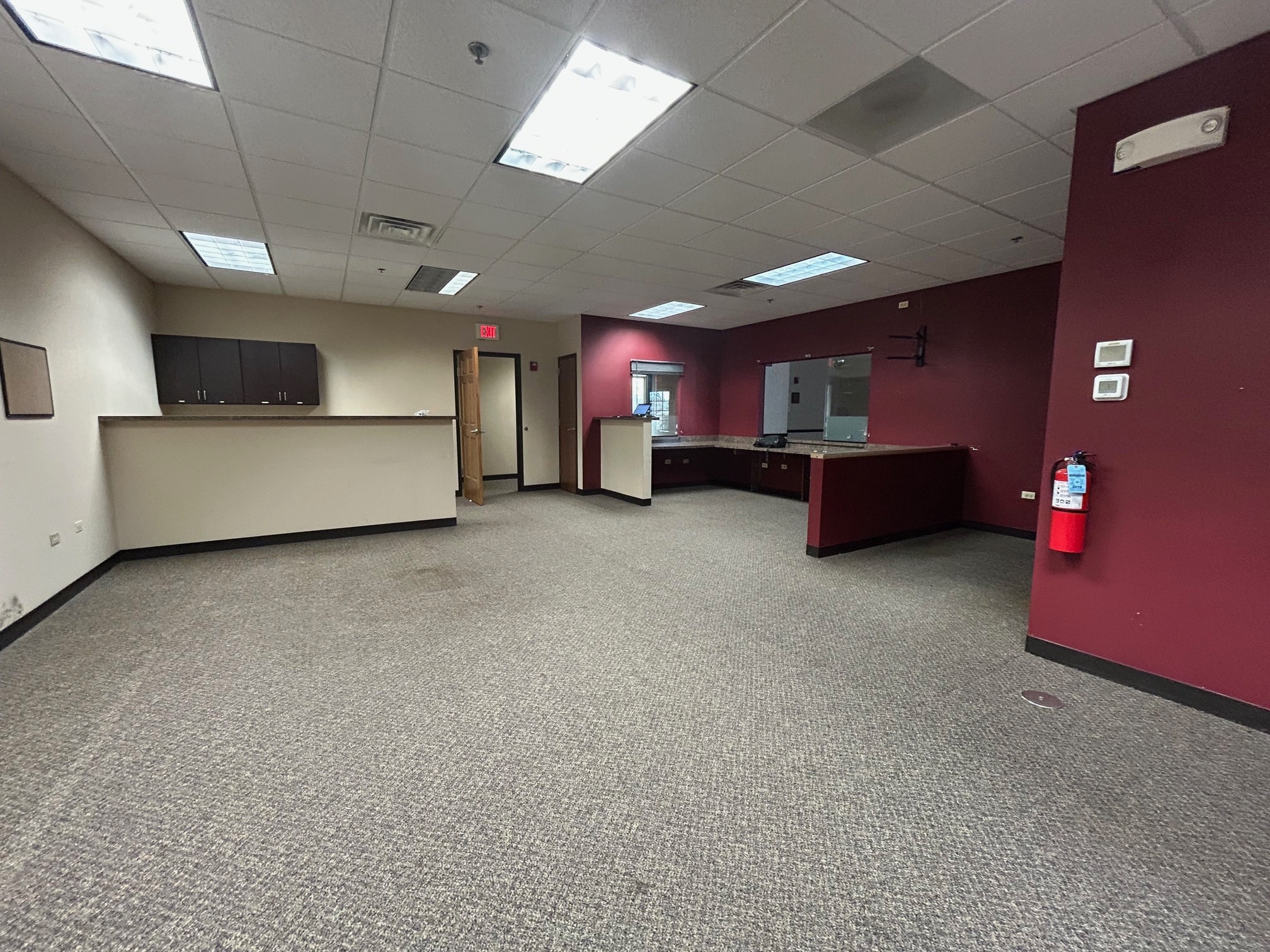 390 Congress Pky, Crystal Lake, IL for lease Interior Photo- Image 1 of 11