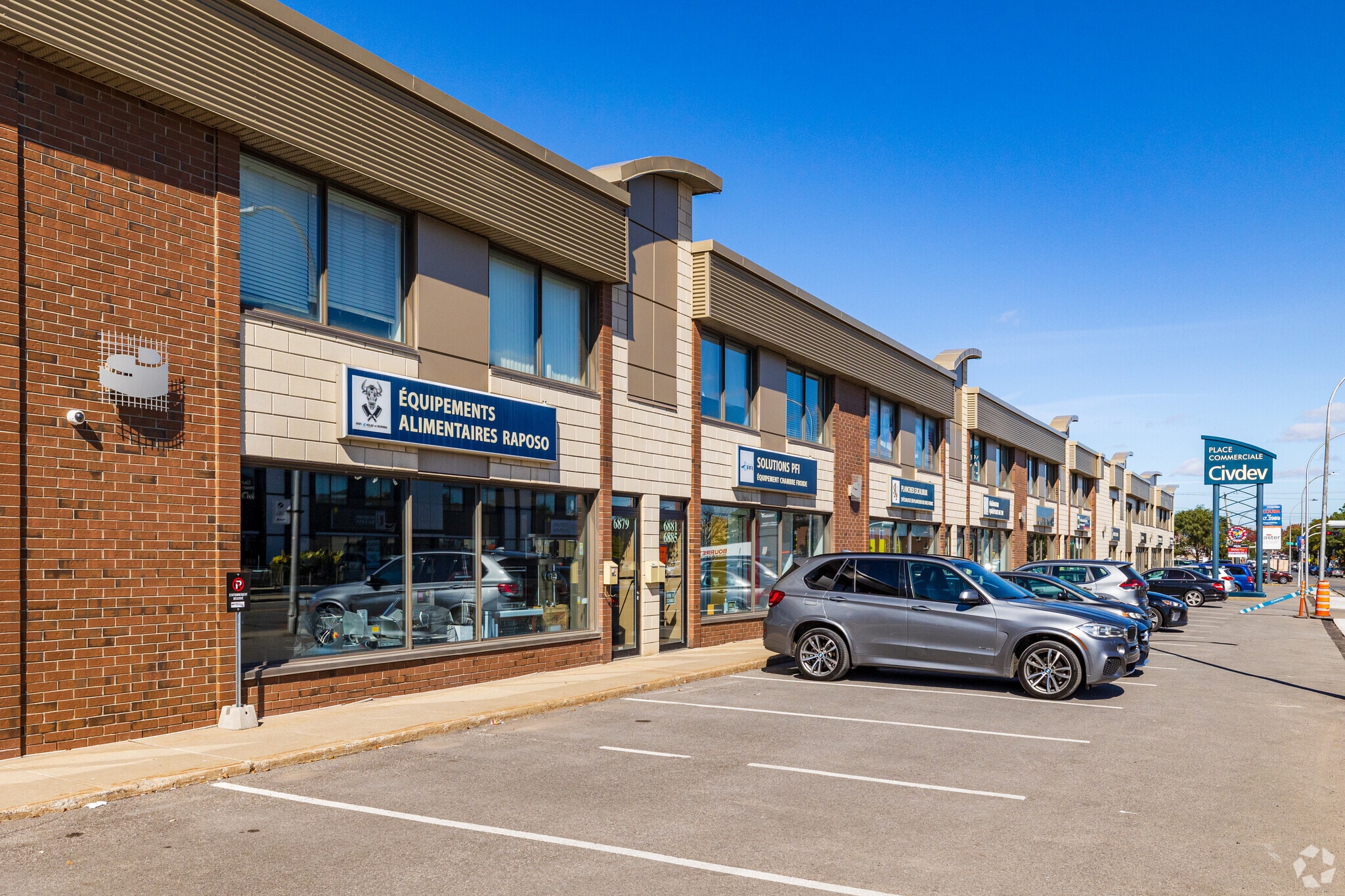 6865-6915 Rue Jarry E, Saint-leonard, QC for lease Building Photo- Image 1 of 23