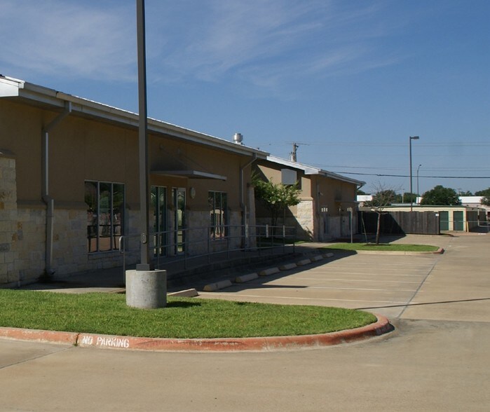 3600 Hwy 6 S, College Station, TX à louer - Photo du bâtiment - Image 2 de 4