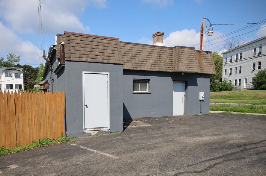 326 Springside Ave, Pittsfield, MA à louer - Photo du bâtiment - Image 3 de 42