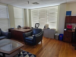 48 N Pleasant St, Amherst, MA à louer Photo intérieure- Image 1 de 7