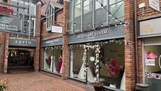 Plus de détails pour 6 Old Red Lion Ct, Stratford Upon Avon - Commerce de détail à louer