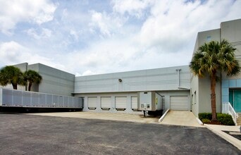1300-1380 Park Central Blvd S, Pompano Beach, FL for lease Interior Photo- Image 2 of 7