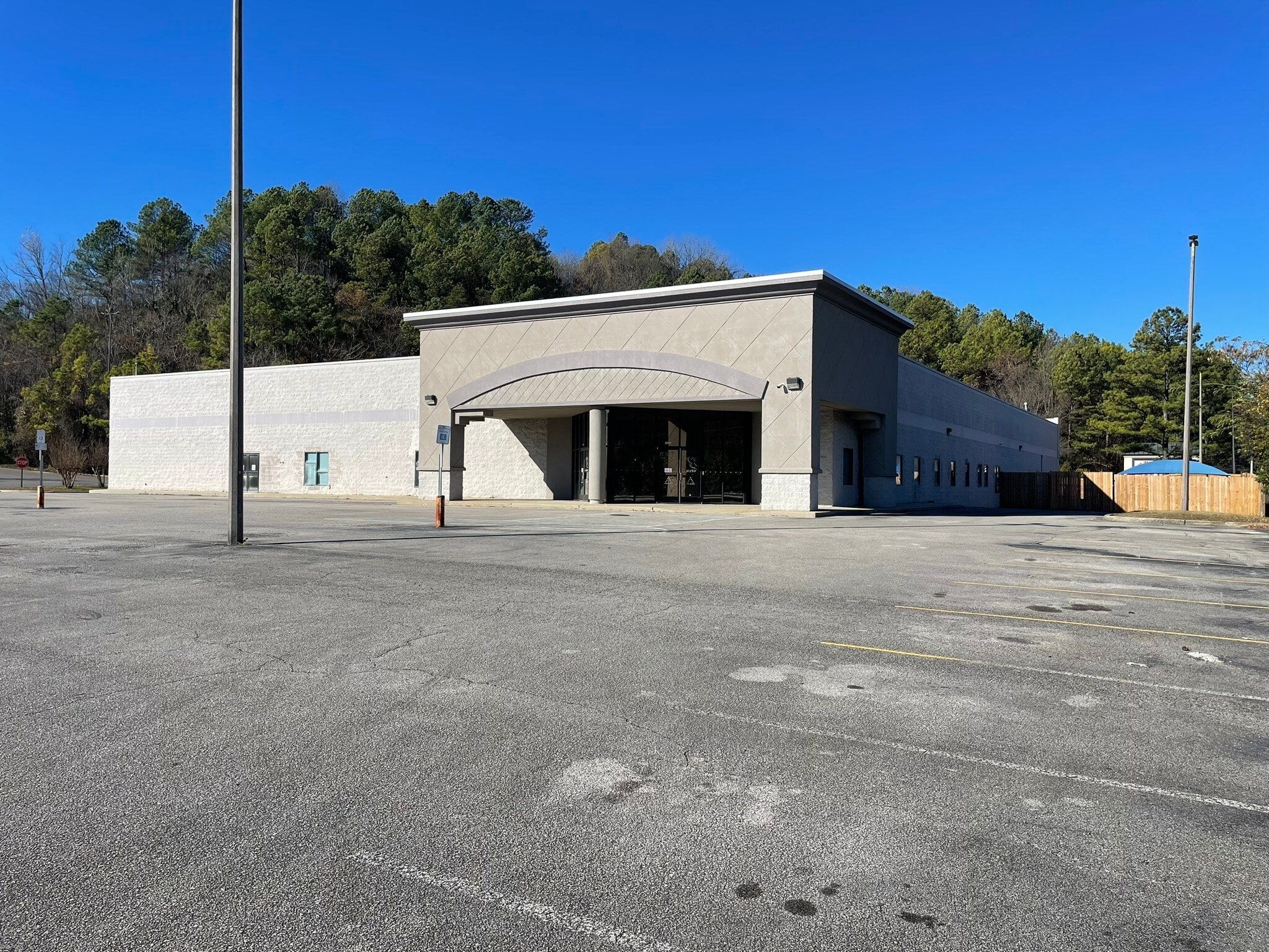 6701 Crestwood Blvd, Birmingham, AL for sale Primary Photo- Image 1 of 32