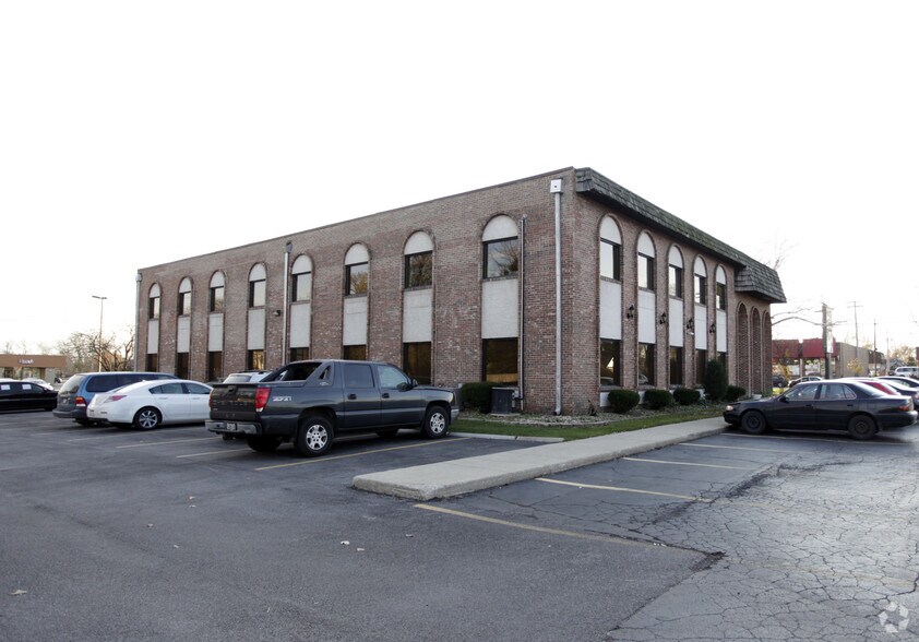 10661 S Roberts Rd, Palos Hills, IL à louer - Photo du bâtiment - Image 2 de 9