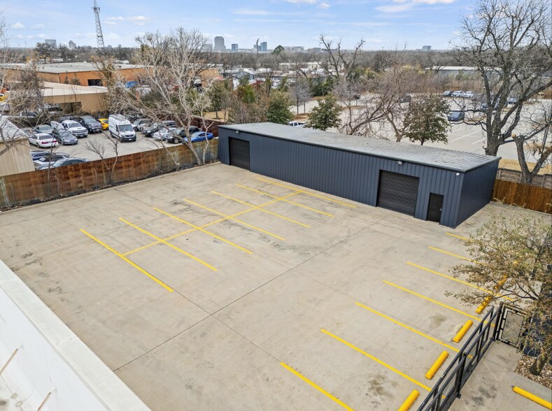 1878 Royal Ln, Dallas, TX à vendre - Photo du bâtiment - Image 2 de 13
