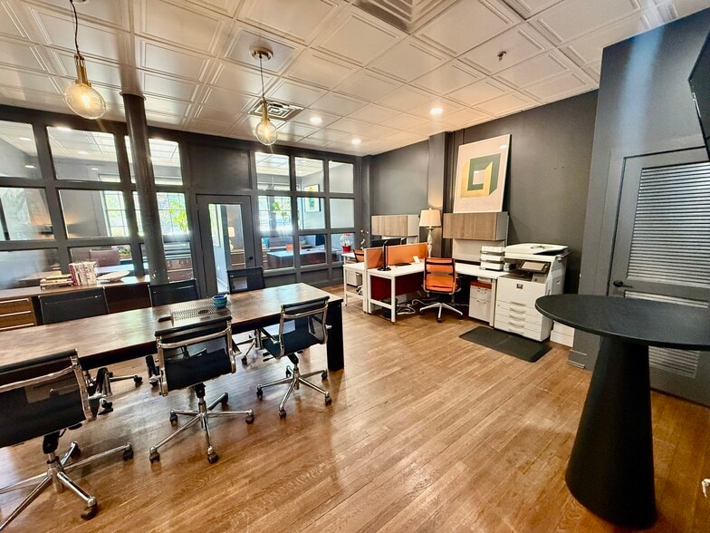 675 Seminole Ave NE, Atlanta, GA for sale - Interior Photo - Image 3 of 29