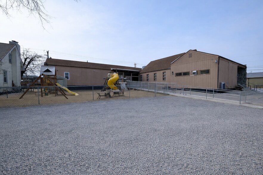 7101 Bluffton Rd, Fort Wayne, IN à vendre - Photo du bâtiment - Image 2 de 5