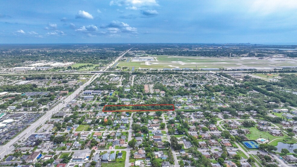 4415 Sunny Lane Ave, West Palm Beach, FL for sale - Building Photo - Image 3 of 8
