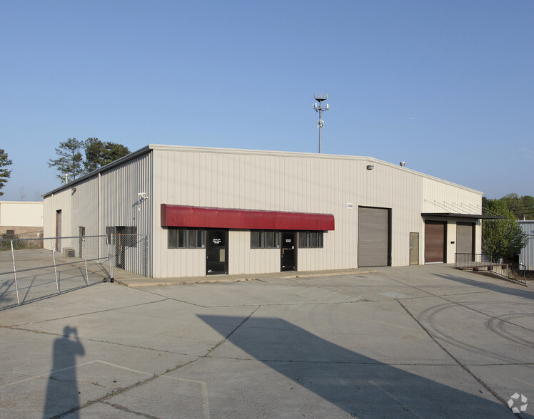 1500 Lockhart Dr, Kennesaw, GA for lease - Building Photo - Image 3 of 4