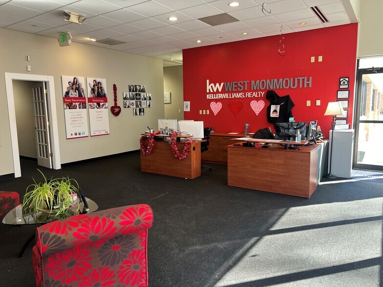 50 US Highway 9, Morganville, NJ à louer - Photo intérieure - Image 2 de 5