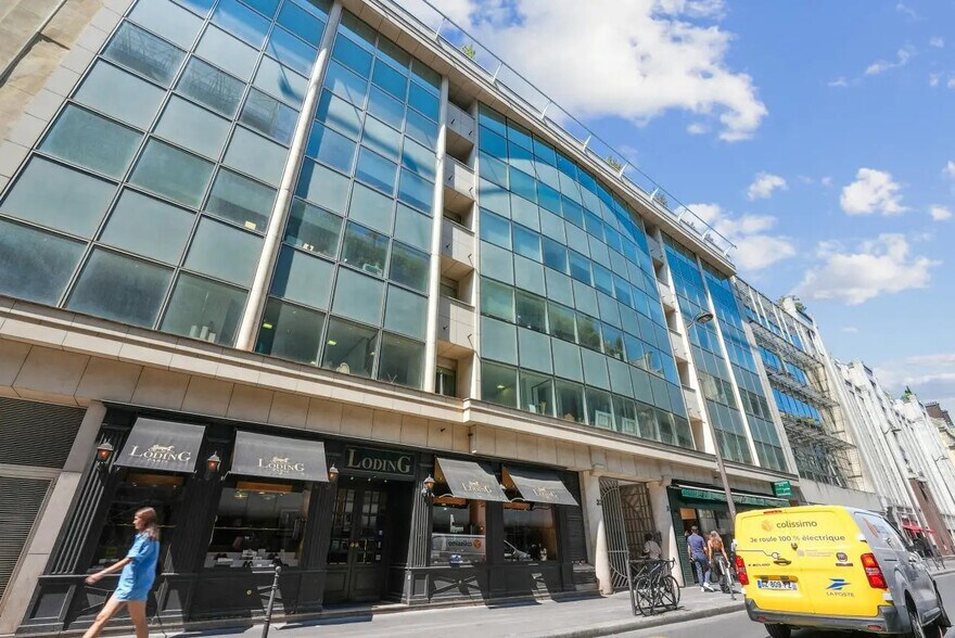 23 Rue De Berri, Paris à louer - Photo du bâtiment - Image 1 de 8