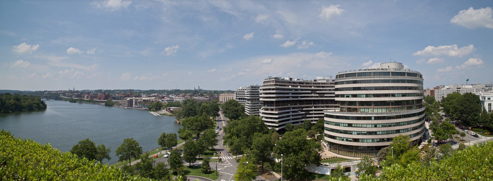 600 New Hampshire Ave NW, Washington, DC à louer Photo du bâtiment- Image 1 de 17