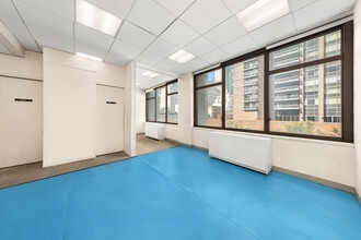 300-304 E 59th St, New York, NY for lease Interior Photo- Image 1 of 6