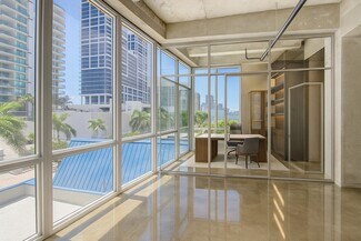 Plus de détails pour 6936 Collins Ave, Miami Beach, FL - Bureau à louer