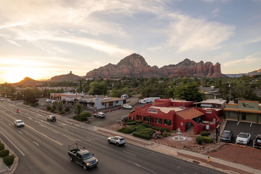 1670 W Highway 89A, Sedona, AZ à vendre - Photo du bâtiment - Image 2 de 47