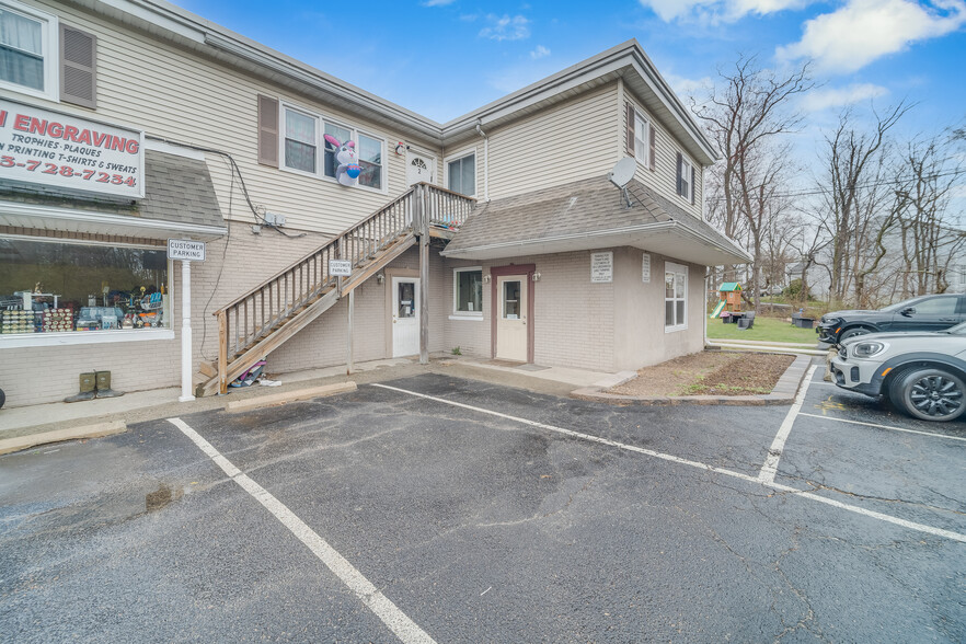 2012 Greenwood Lake Tpke, Hewitt, NJ à vendre - Photo du bâtiment - Image 1 de 1